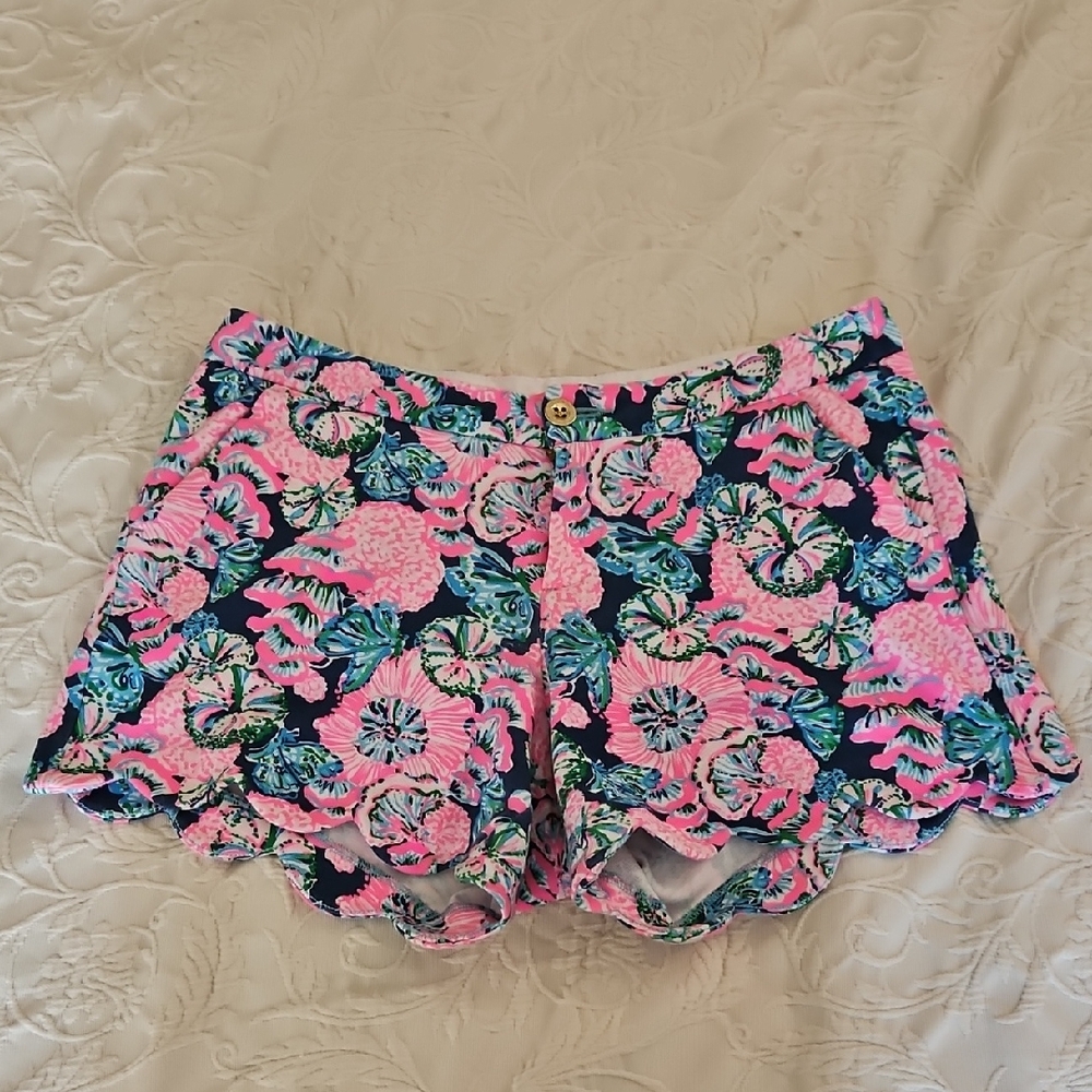 Lilly Pulitzer Navy Floral Scalloped Hem Shorts
